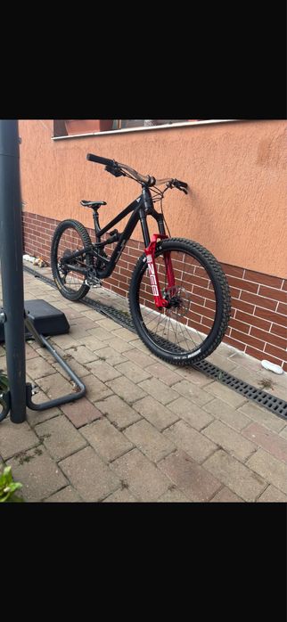 Se vinde urgent Yt Capra Custom 2023