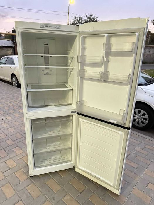Холодильник LG в отличном состоянии