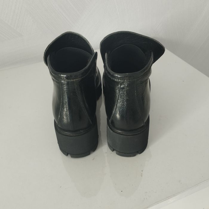 Продам ботинки новые