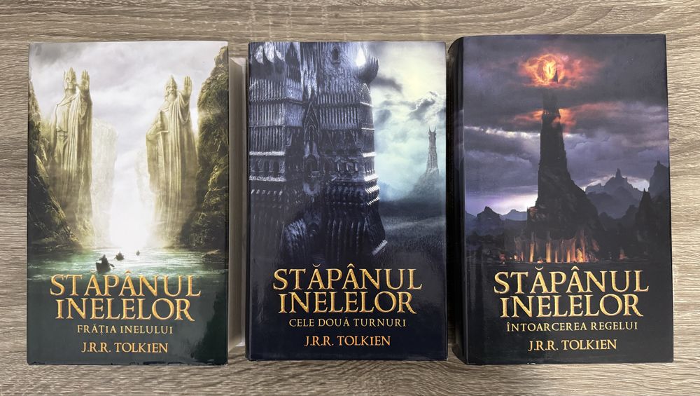 Stapanul Inelelor + Hobbitul - J. R. R. Tolkien