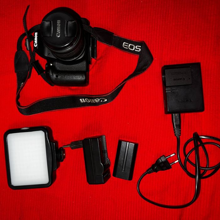 Canon 800D sotiladi