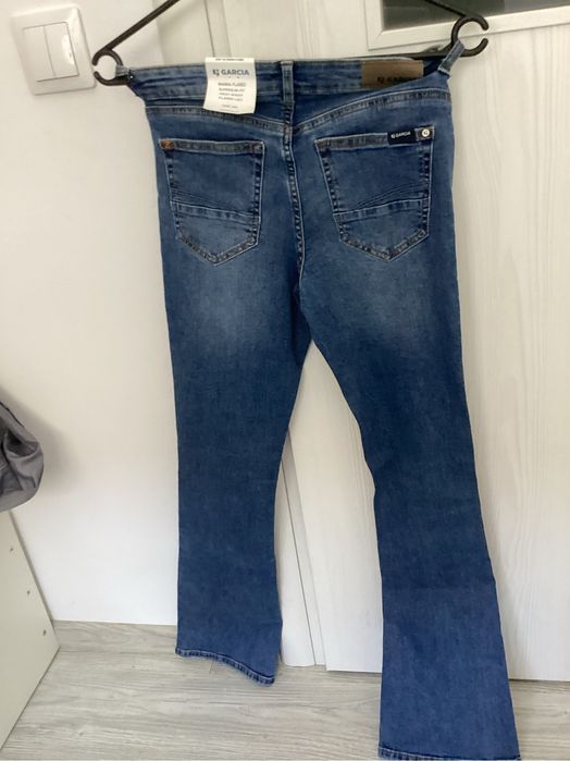 Blugi Garcia Jeans Ravina Flared noi cu etichetă, mărimea 158
