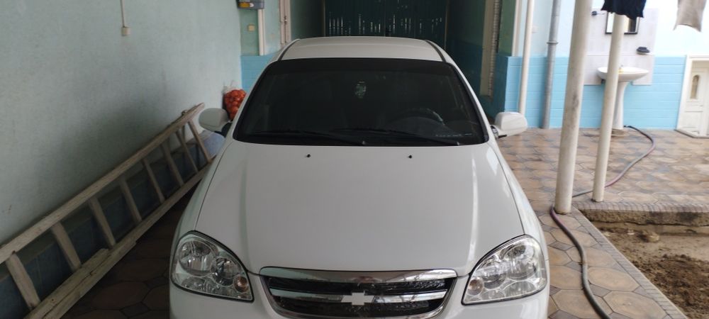 Ласетти Сотилади.