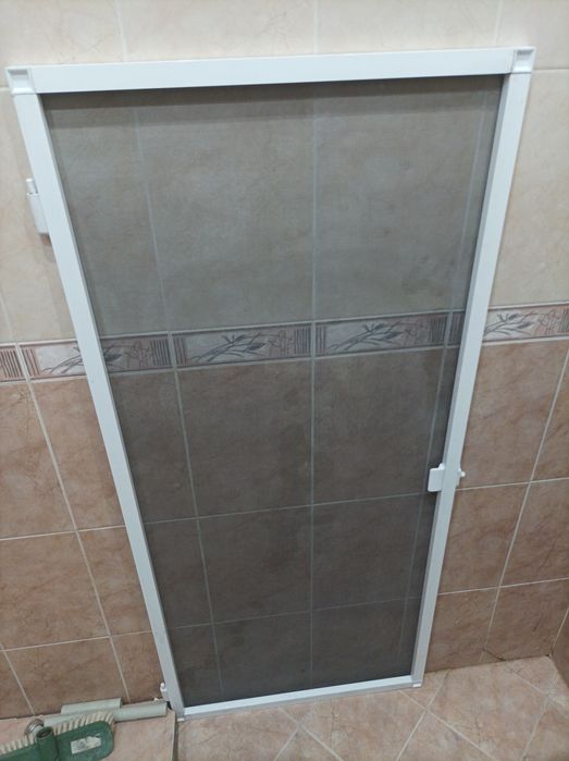 Продавам комарник