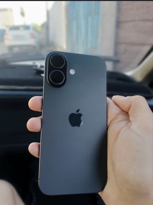 Продаю iPhone 17 в идеальном состоянии.