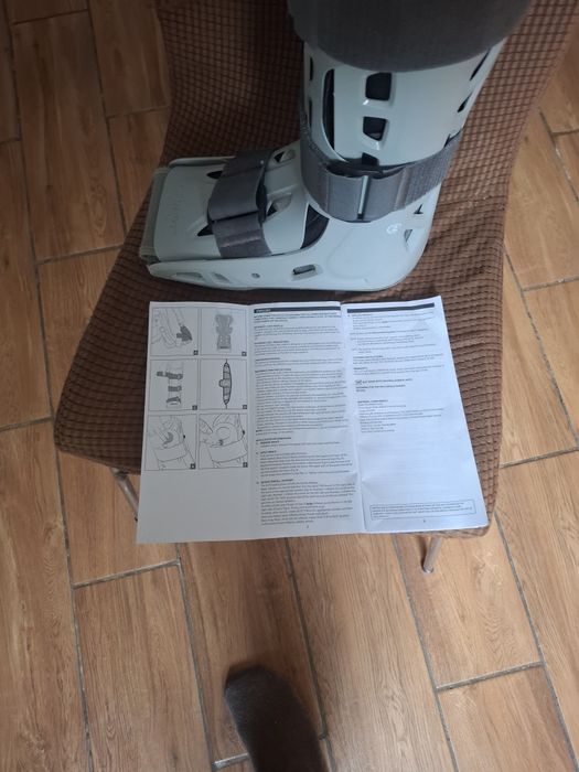 Orteza aircast picior stang folosita 3 luni