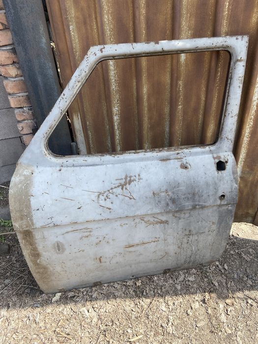 Продам дверь волга