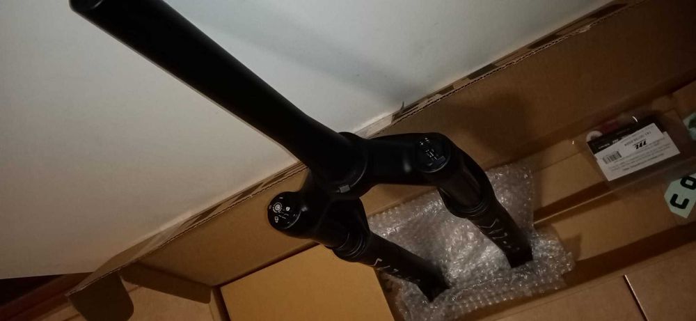 Furca pe aer Manitou Machete Comp noua!