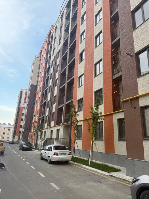 Срочно продается 2 ком квартира в 9 мкр Чинара парк