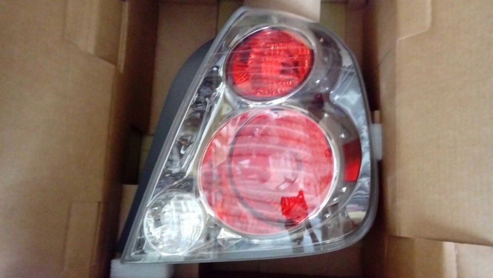 фонарь Ниссан Алтима 2003/Nissan Altima 2002