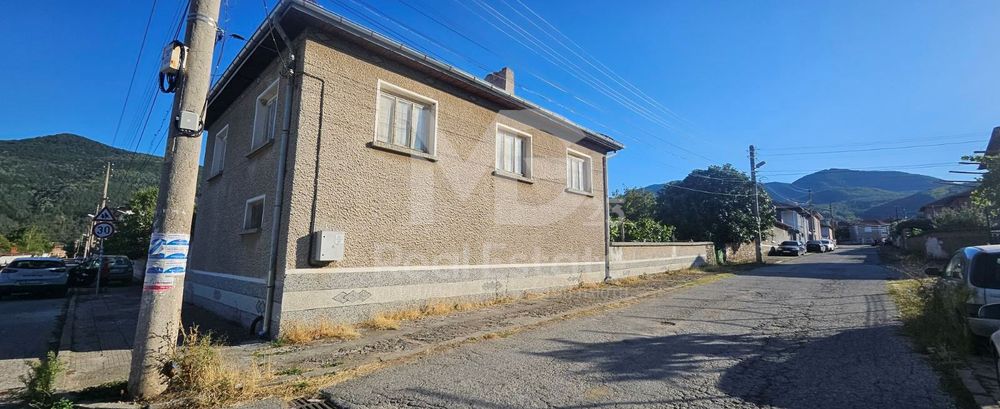 Къща в Пловдив, област-с.Тополово площ 162 цена 94500