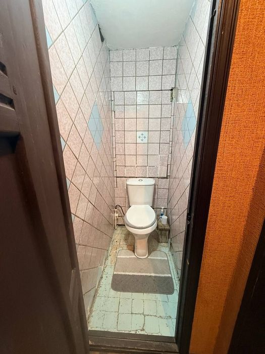 Продаётся трёхкомнатная на м-в Карасу-2