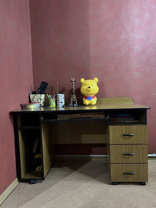 Тумбочки зеркало робочий стол