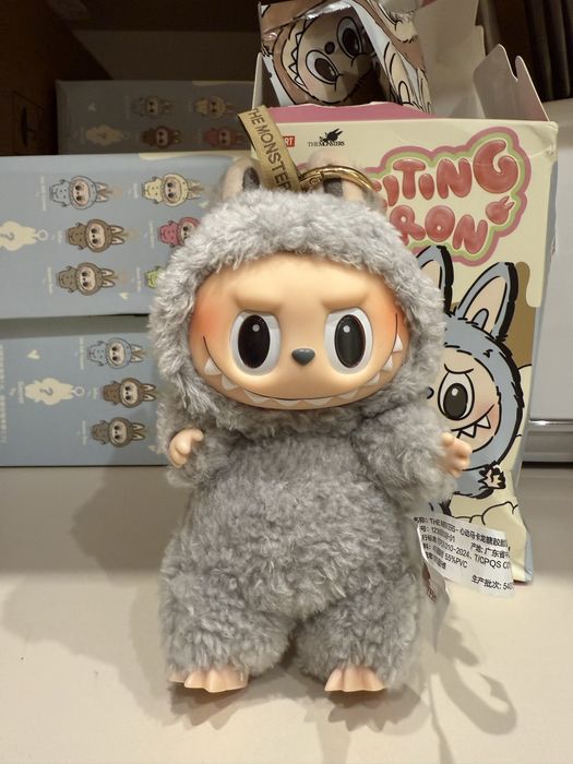 Продам мягкую игрушку LABUBU ORIGINAL