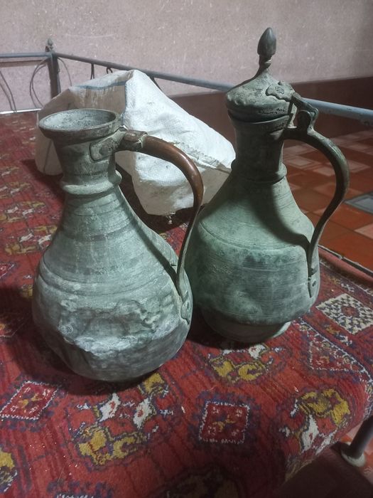 Eski mis ko'zalar sotiladi
