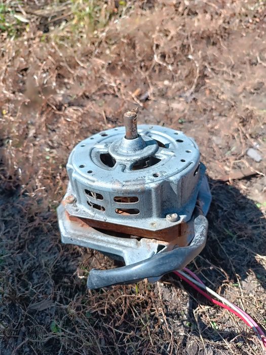 2 двигателя рабочих от стиральной машины