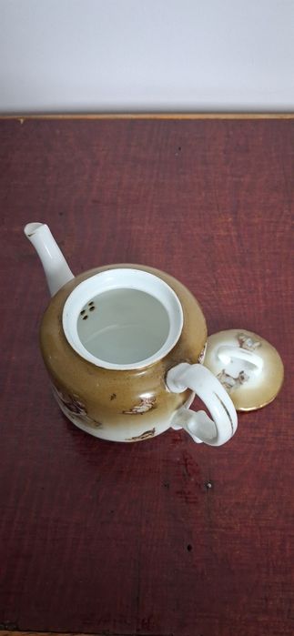 Чайник антиквар. Статуэтка