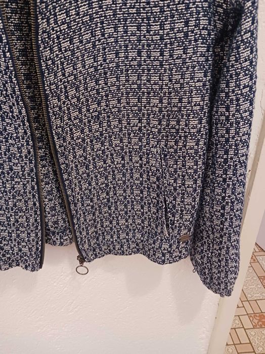 Дамско яке размер S