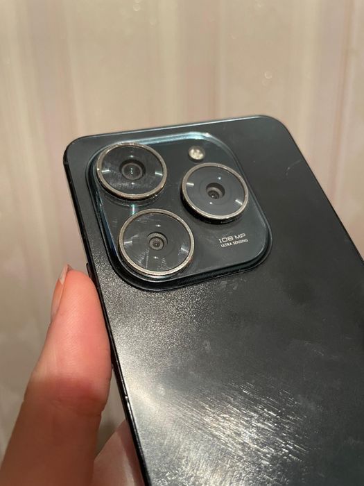 Обменяю телефон Техно Спарк 20 про