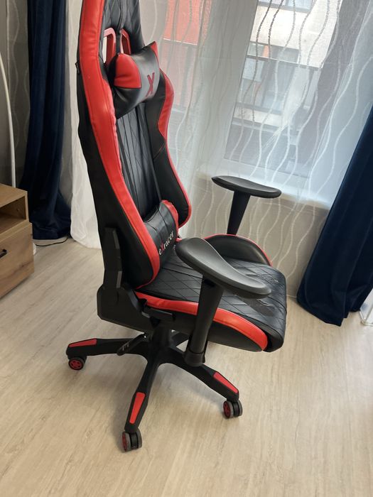 Продавам геймърски стол EXRACER