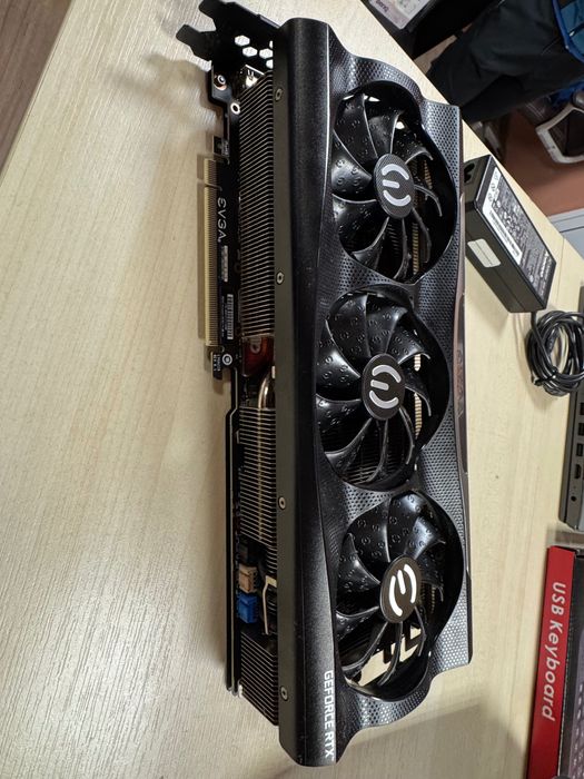 EVGA SuperNOVA 850 GA Gold 850W. + GEFORCE RTX 3080 FTW3