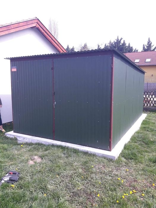 Vând garaj modular pe structură metalică