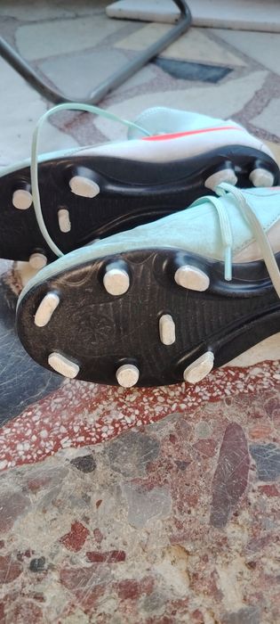 Бутонки Adidas и Nike