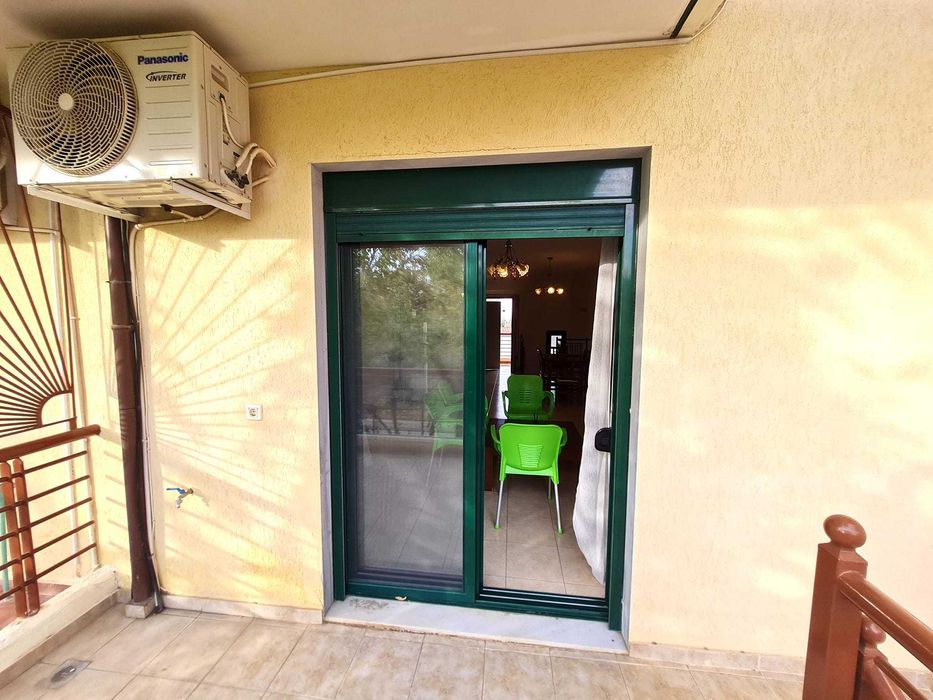 Продава къща - мезонет 90 м2 и двор 120 м2 в Аспровалта, Гърция