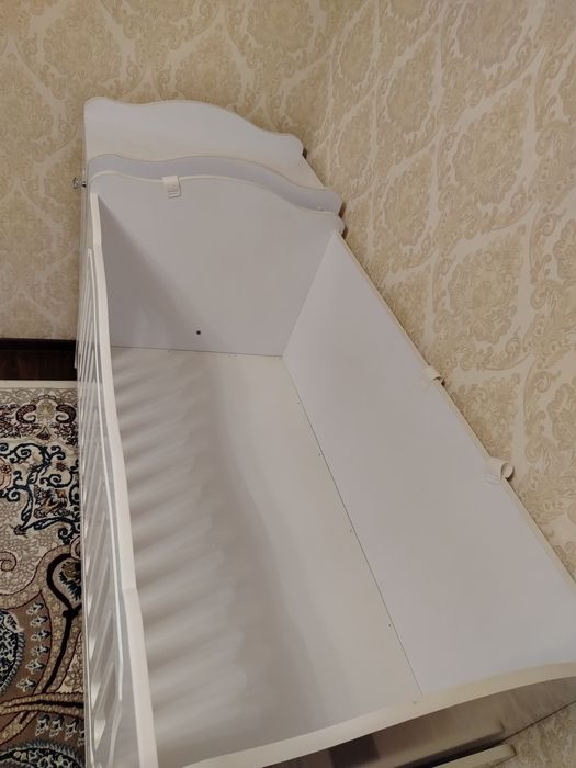 Detskiy krovat sotildi kottasi kichkinasi emas hamma narsasi borr