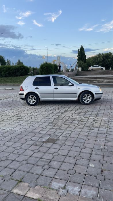 Гольф 4 очень в хорошем состояние