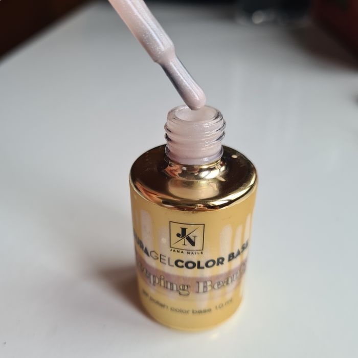 Акрилна система Andrea, Акригел Victoria Vynn и други материали