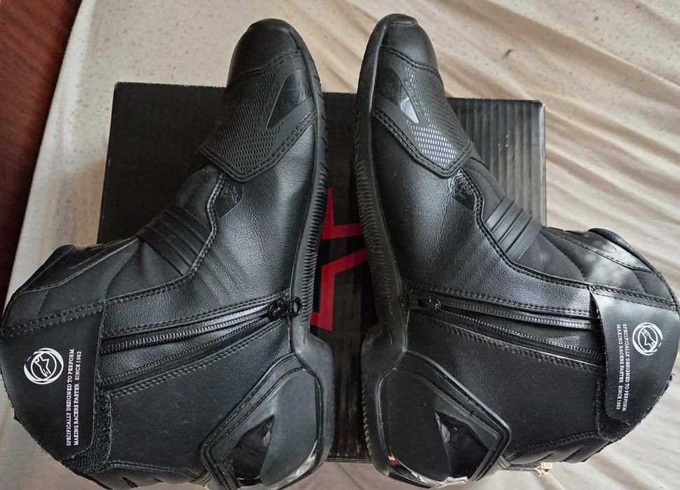 Продавам Alpinestars SMX-1 R V2, Alpinestars SMX-1 R V2 Vented Boots