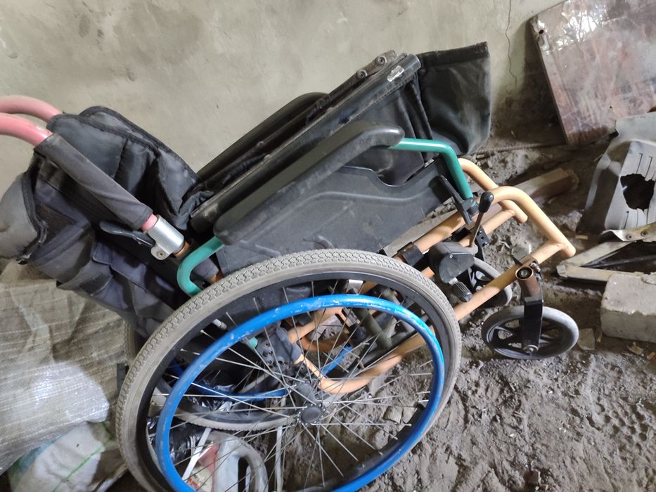 продам инвалидную коляску