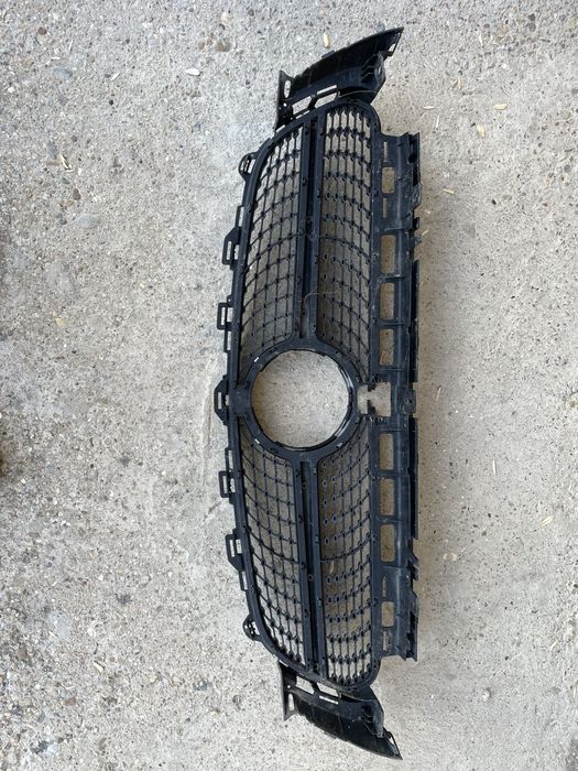 Диамантена решетка за Mercedes W213