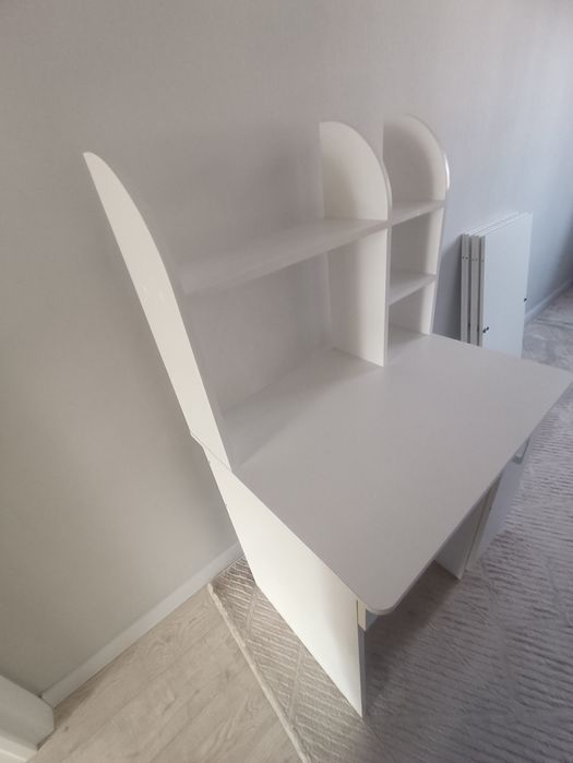 Срочно стол письменный. Сатамын шуғыл түрде!