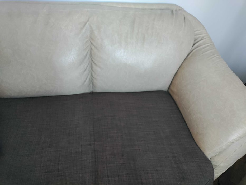 Запазен комплект дивани - двойка и тройка с функция сън