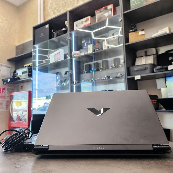 Amanet F28: Laptop HP Victus 15-fb0016nq (L)