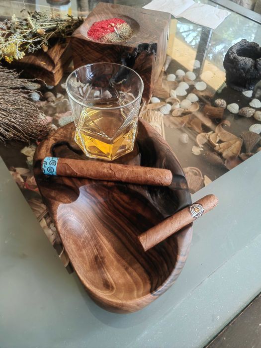 Арт пепелник от орех