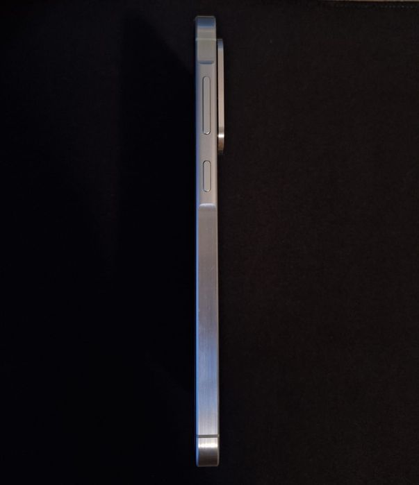 Samsung a56 5g 256 GB 8 GB ram are folie pusă ofer și 2 huse și cutie