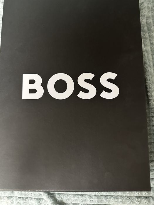 Sapca Boss culoare maro!