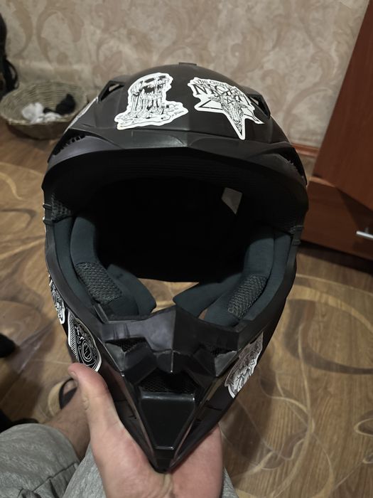 Шлем ни разу не падал с него одевал два раза