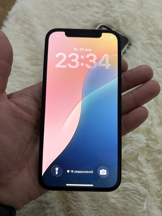 Продам Iphone 12