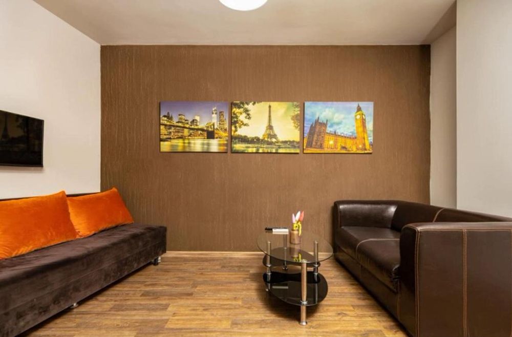 Дава се под наем Двустаен апартамент в Пловдив, Център - 76 кв.м за 698.19 € - Снимка #2