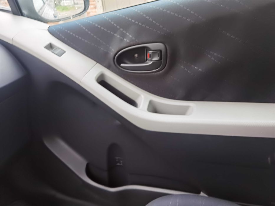 Продавам TOYOTA YARIS 2006 1,4 D4D 90 к.