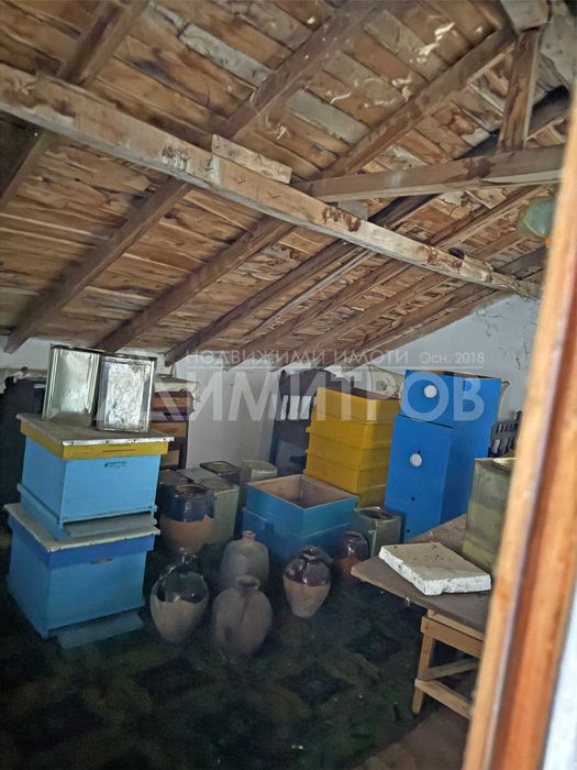 Продава вила на два етажа с дворно място 1,5 дка в с. Писарево, общ. Нови пазар, област Шумен