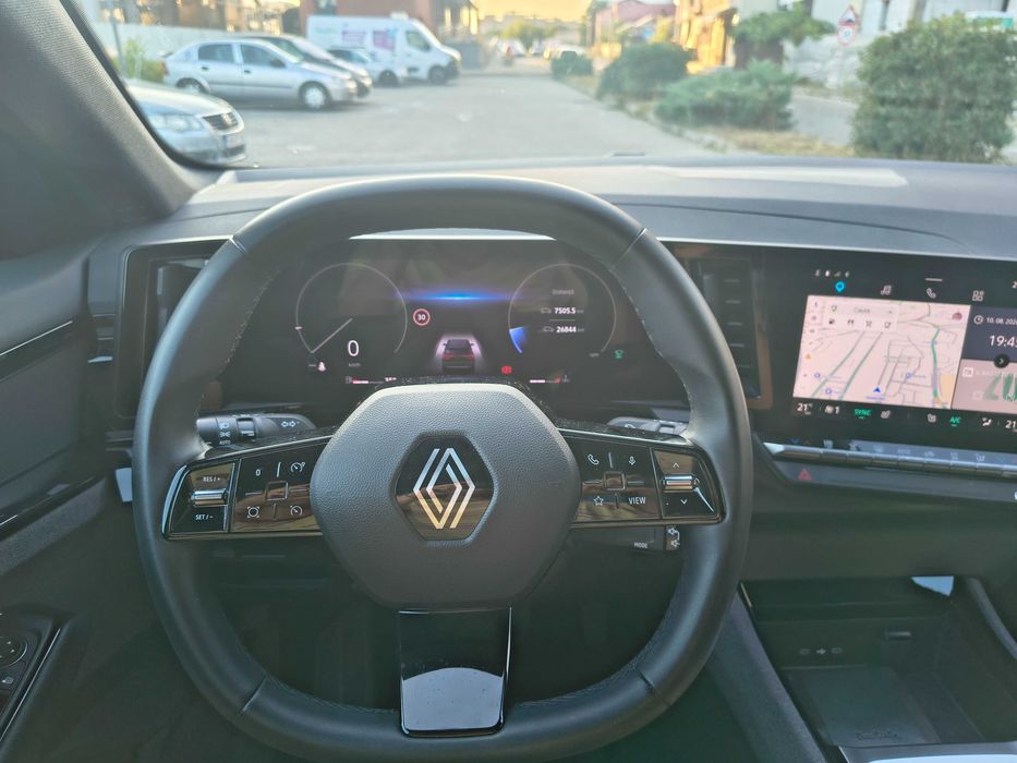 Renault Austral 1.33 MHEV, 33000km, cutie manuala, garantie produator 2029, consum redus