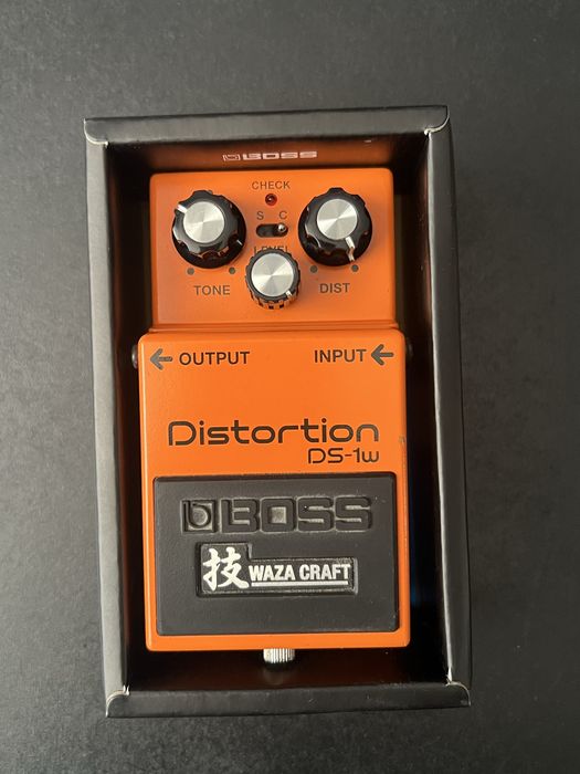 Продавам Boss DS-1w