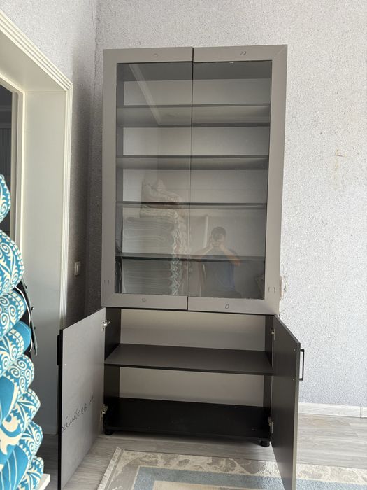 Шкаф витрина стеклянный дверь