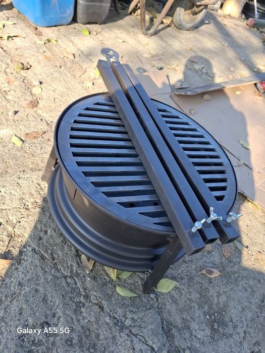 Барбекю от джанта с разглобяеми крака