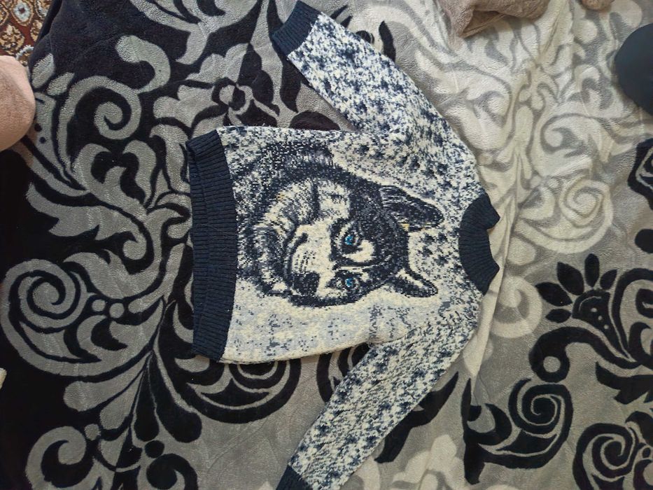 Продаётся детский свитер на мальчика